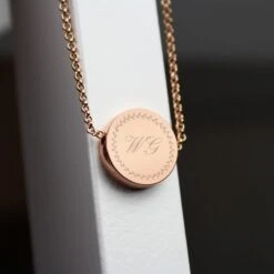 Personalised Wreath Initials Rose Gold Tone Disc Necklace 11 Personalised Wreath Initials Rose Gold Tone Disc Necklace -PERSONALISE STORE p0102v78 3