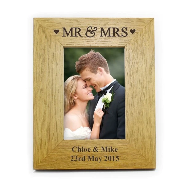 Personalised Oak Finish 6x4 Mr & Mrs Photo Frame 2 Personalised Oak Finish 6x4 Mr & Mrs Photo Frame - Image 2