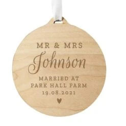 Personalised Mr & Mrs Round Wooden Decoration -PERSONALISE STORE p1011f17 3