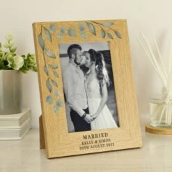 Personalised Botanical 6x4 Oak Finish Photo Frame -PERSONALISE STORE p1011g67 2